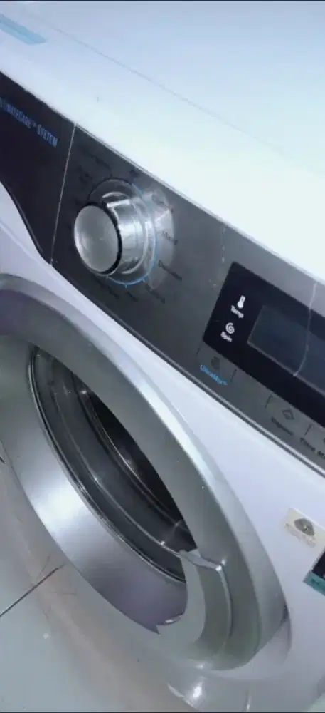 Bu Mesin cuci Frontloading Electrolux 9kg model terbaru touchscreen