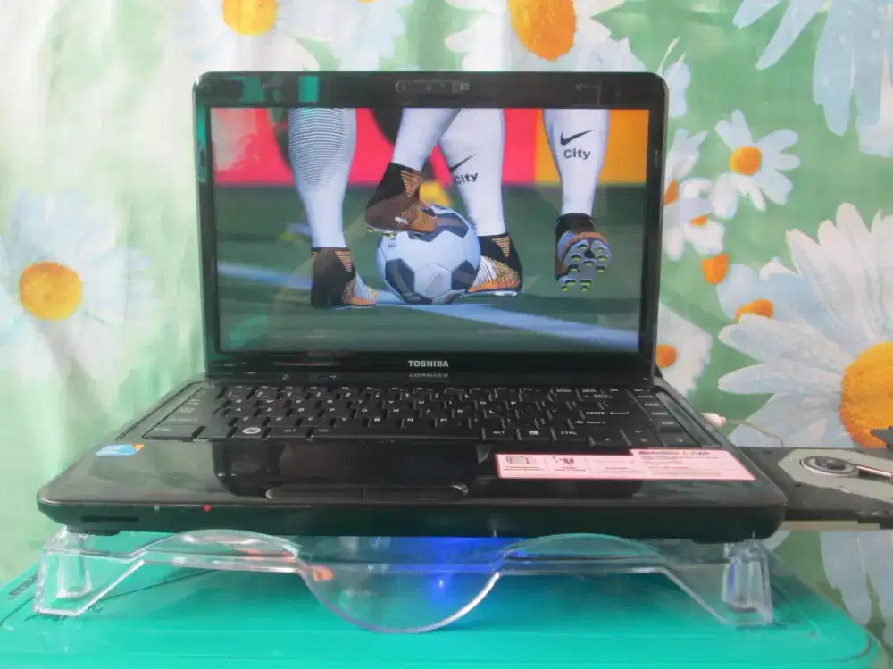 Laptop TOSHIBA Core i5 + Ram 14 Gb + SSD 128 & Internal 640 Gb + Nego