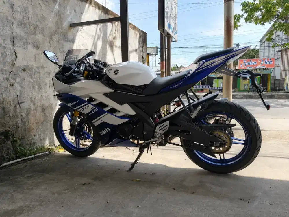 Yamaha YZF R15 V2
