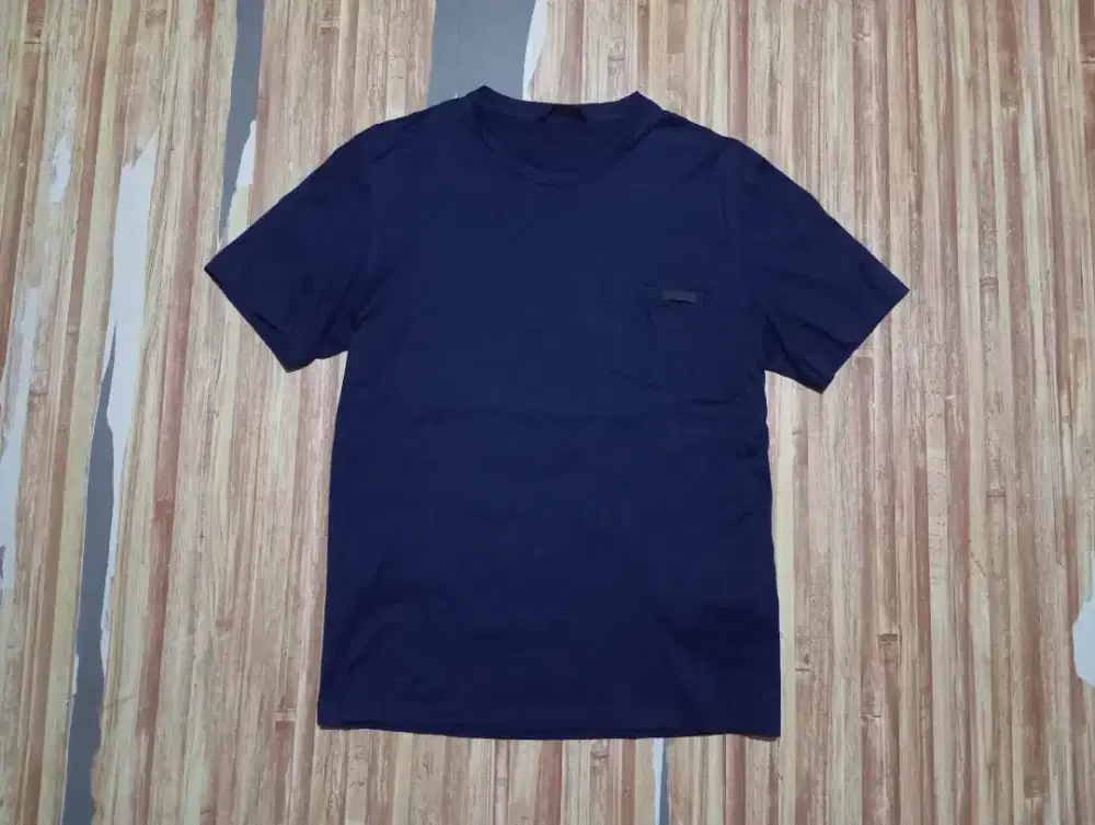 T-shirt PRADA  .