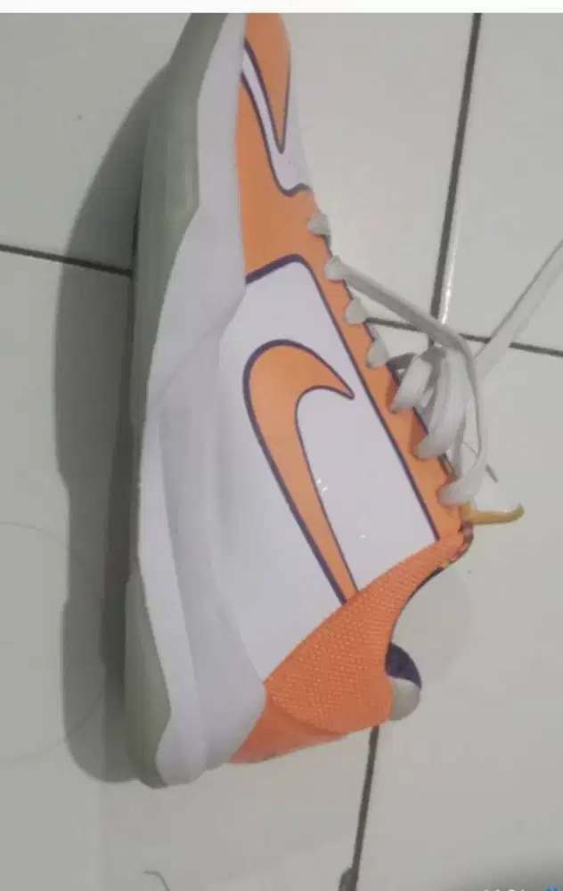 Jual sepatu Nike ukuran 39 no kardus kondisi 90 persen
