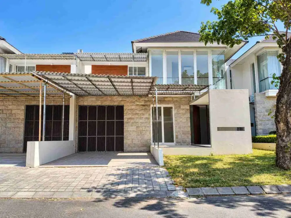 Jual Rumah Minimalis Eastwood Citraland. Row Jalan 4 Mobil