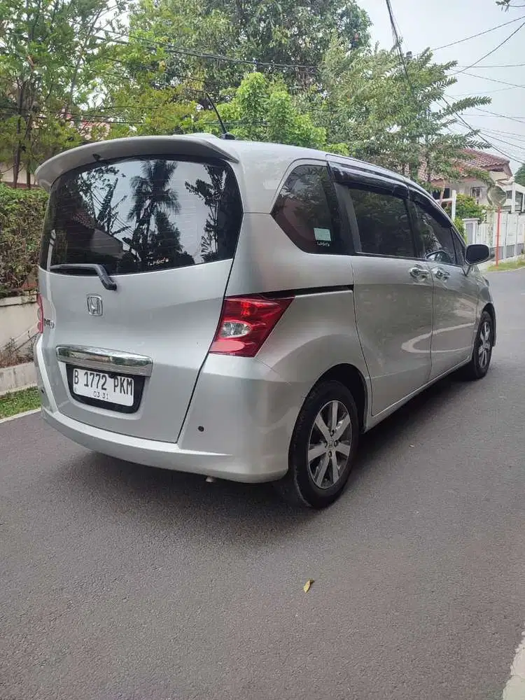 Honda Freed 2010 Bensin