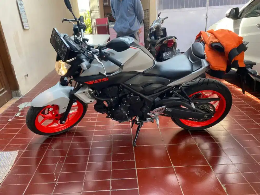 Jual motor Mt 25 full ori,nego tipis posisi motor masih di bandung