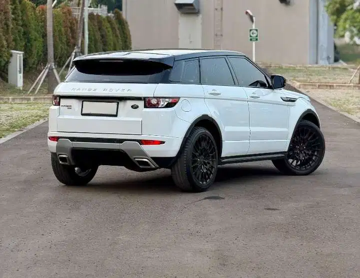 Range Rover
Evoque SI4 Dynamic Luxury