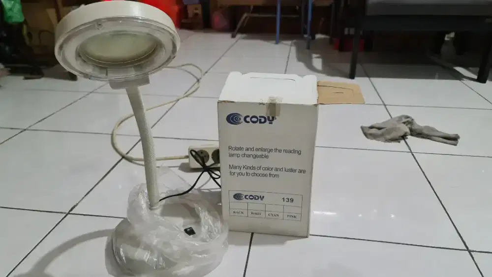 Lampu meja, baca, service
