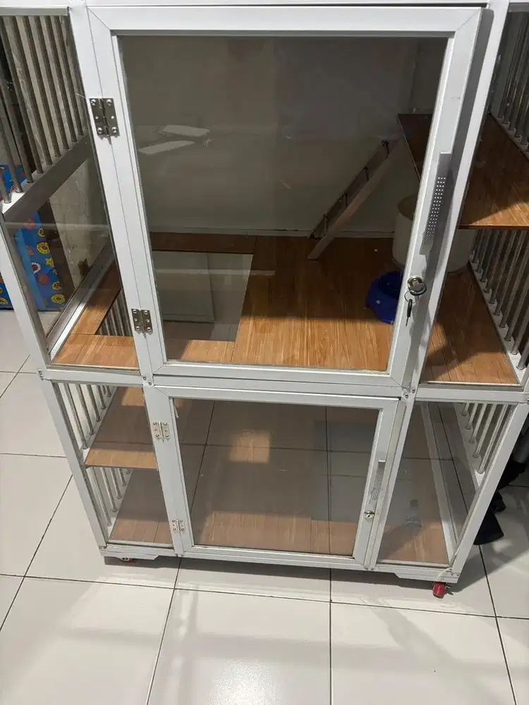 Kandang Kucing dua tingkat