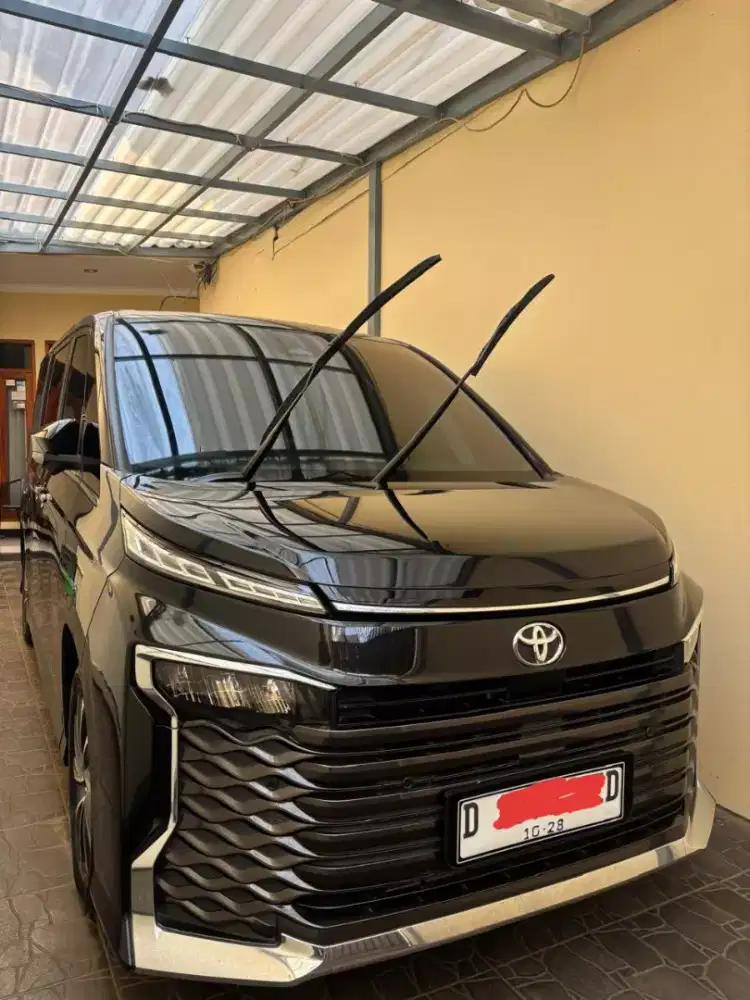 Toyota voxy 2023