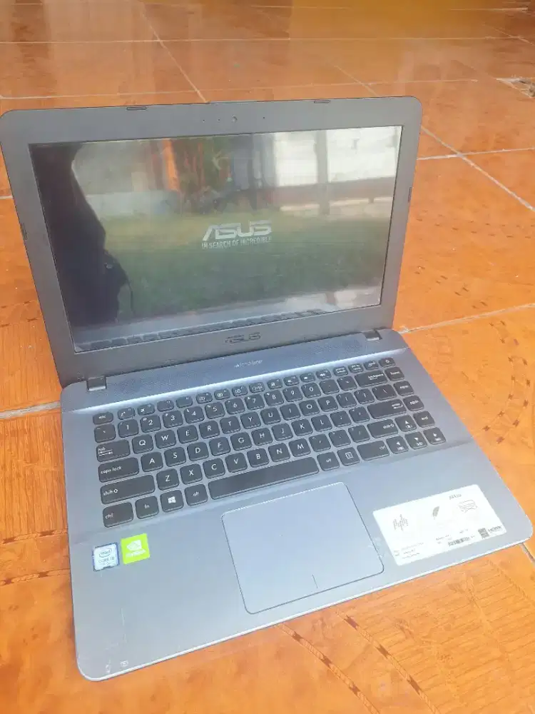 Laptop asus x441U ram 4 HDD 1TB