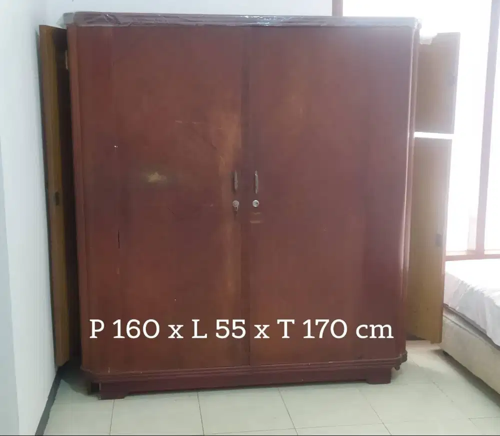LANGKA Lemari Kayu Jati Tua Solid Jumbo + Kompartemen Pintu Samping