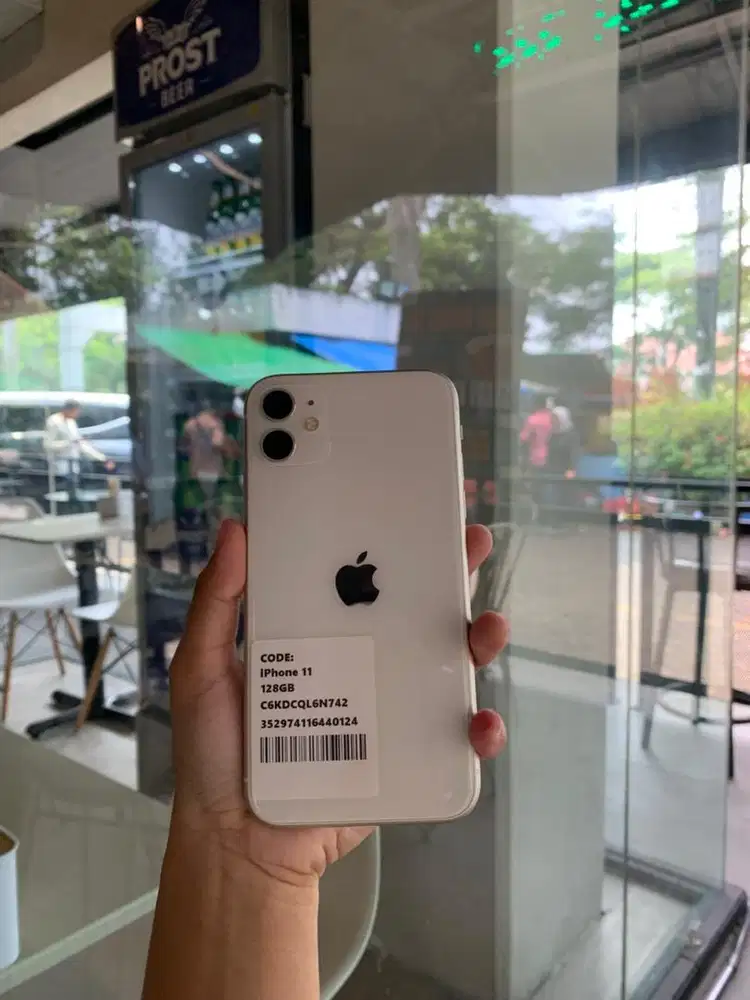 JUAL IPHONE 11 BASIC 128GB INTER SECOUND LIKE NEW