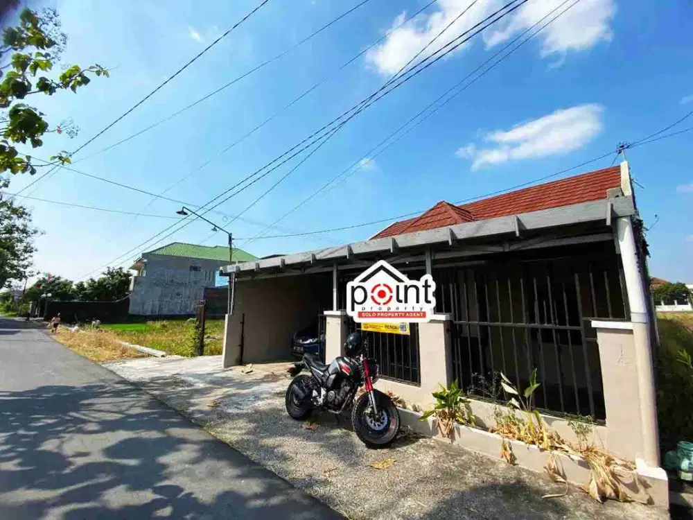 Rumah cantik di sumber Banyuanyar dekat jalan pleret