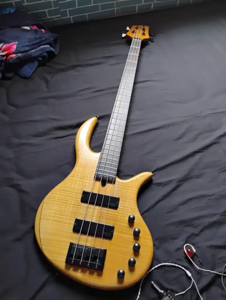Bass cort elrick RB4