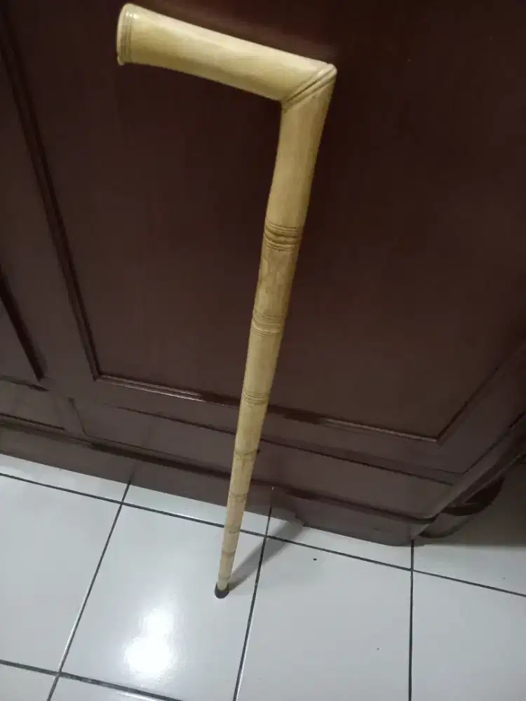 Tongkat/iteuk bahan tulang