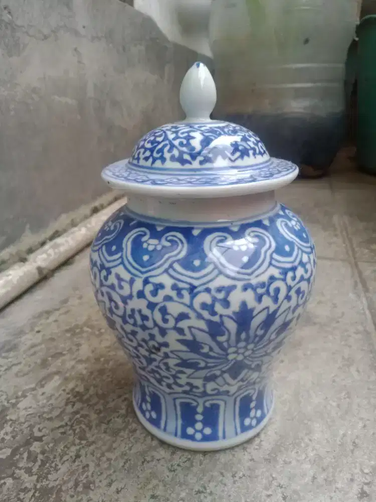 Guci  tutup 16cm cina