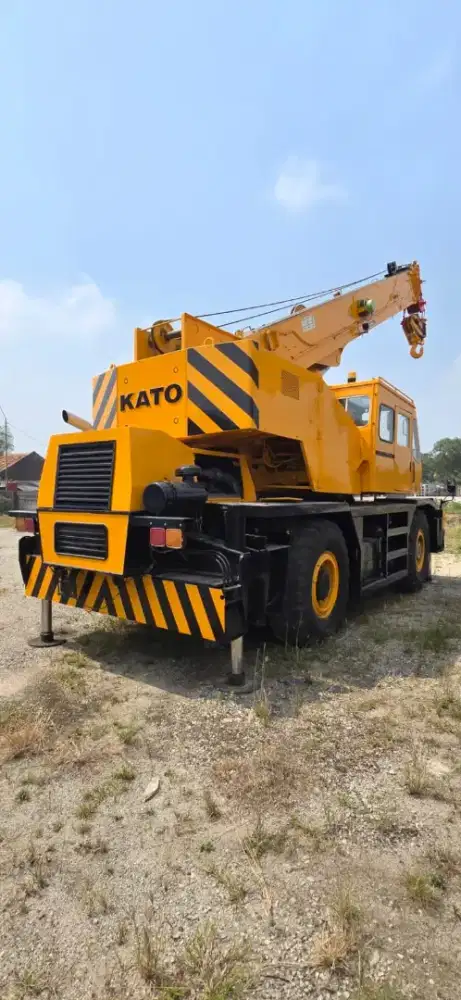 Raughterain crane kato 35 ton