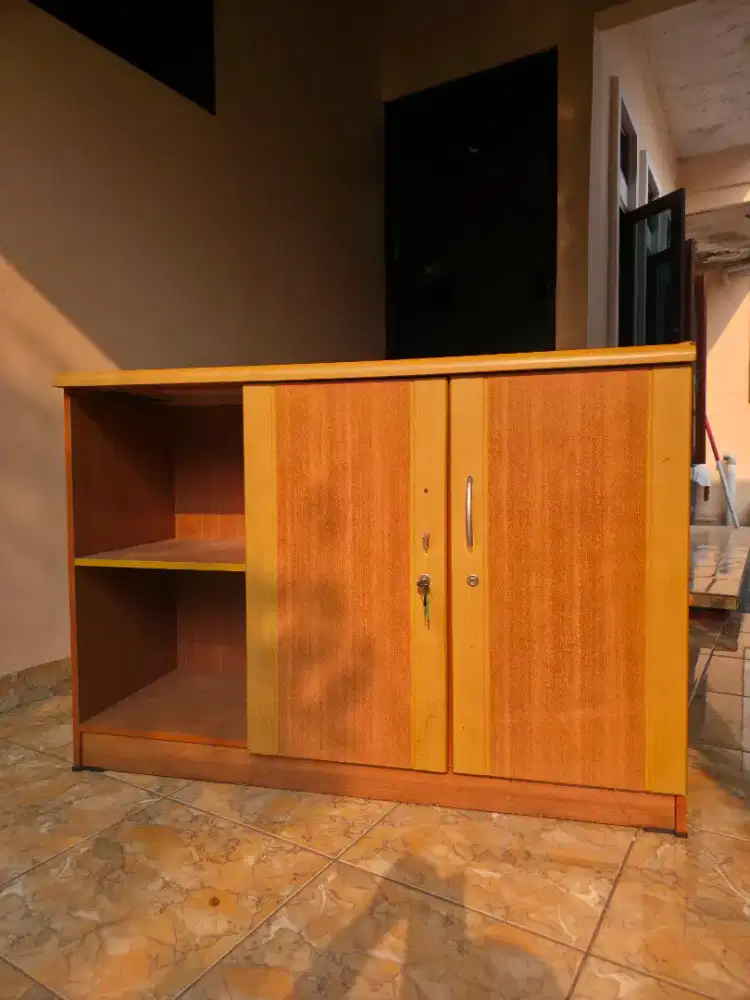 Lemari Kayu Bufet Mini Serbaguna