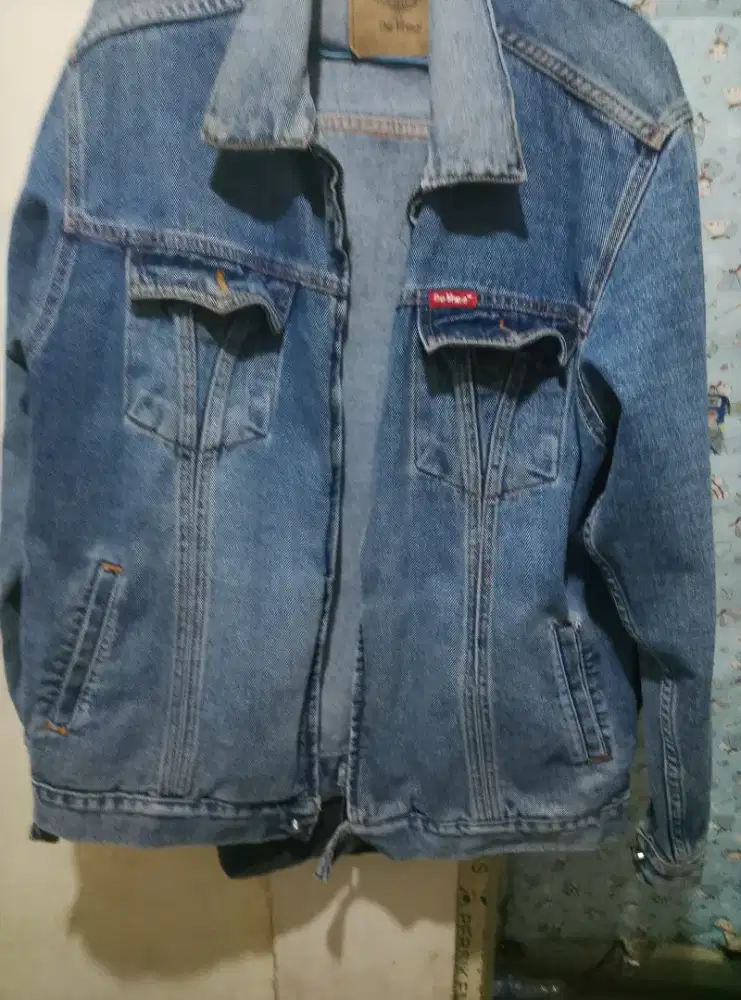 Levi's & sweater