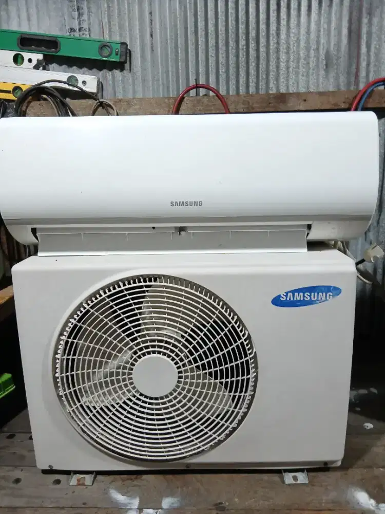 MENJUAL AC BEKAS 1/2 PK KOMPLIT