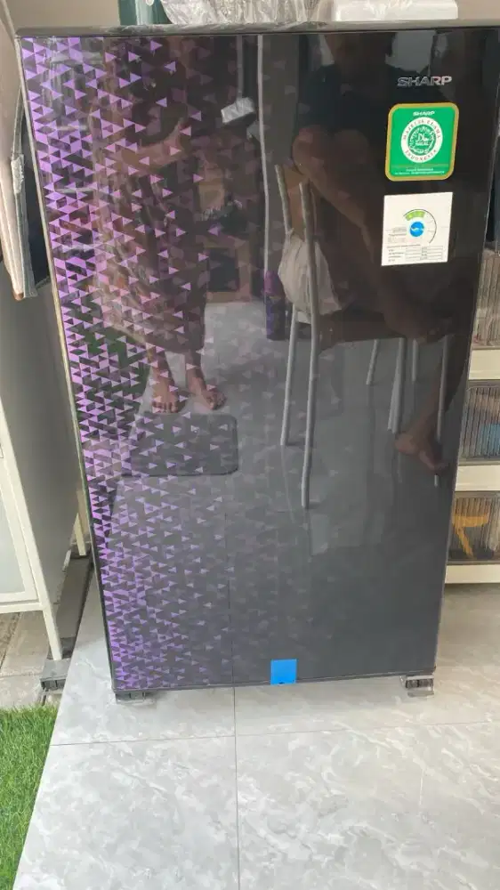 Dijual Kulkas Sharp 1 pintu, Kondisi mulus, pemakaian 1 tahun