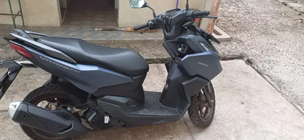 Vario 160 like new