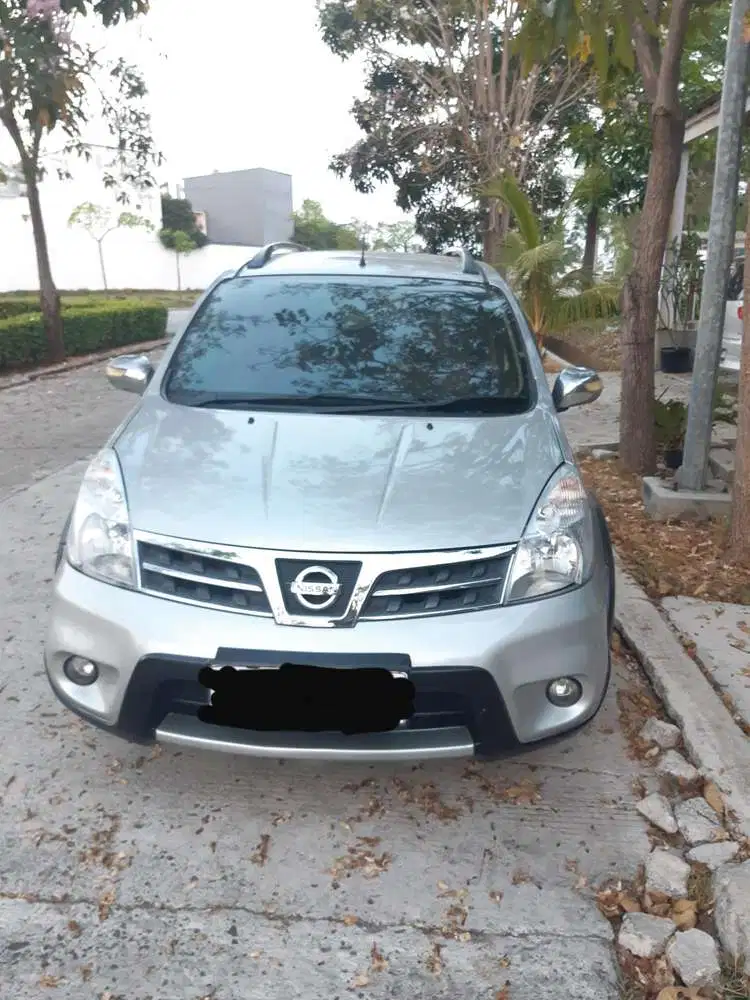 Nissan Livina 2012 Bensin
