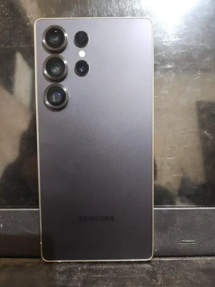 Samsung s25 ultra 12/512 + charger