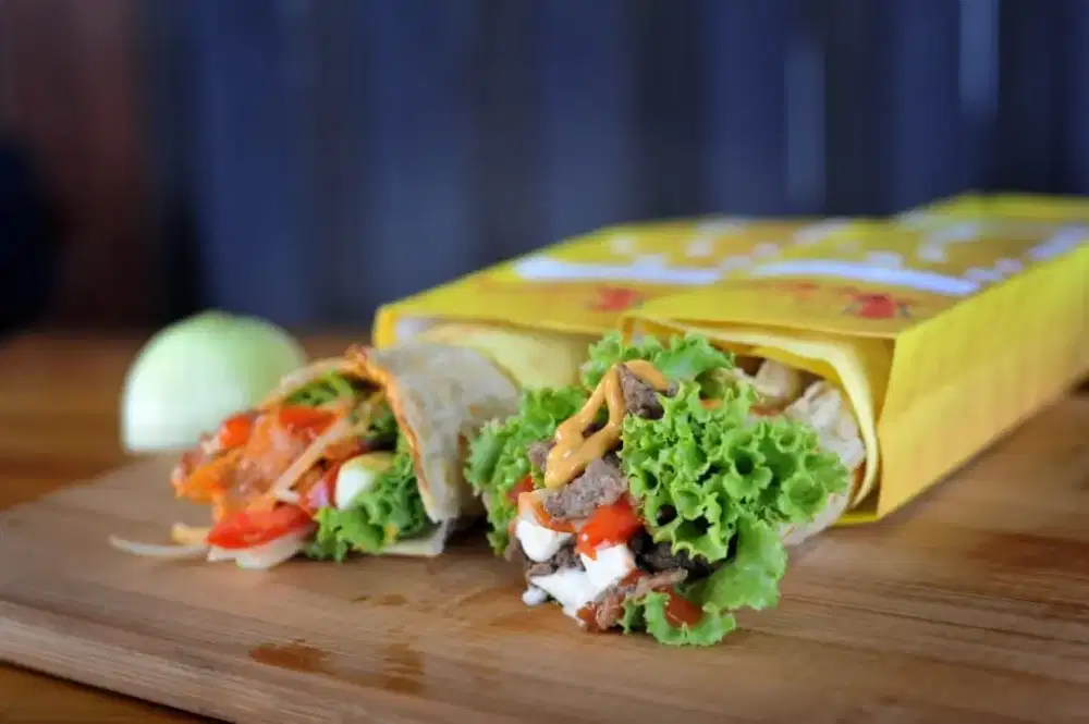 Menjual Kebab Ayam dan Daging Asli Home Made.
