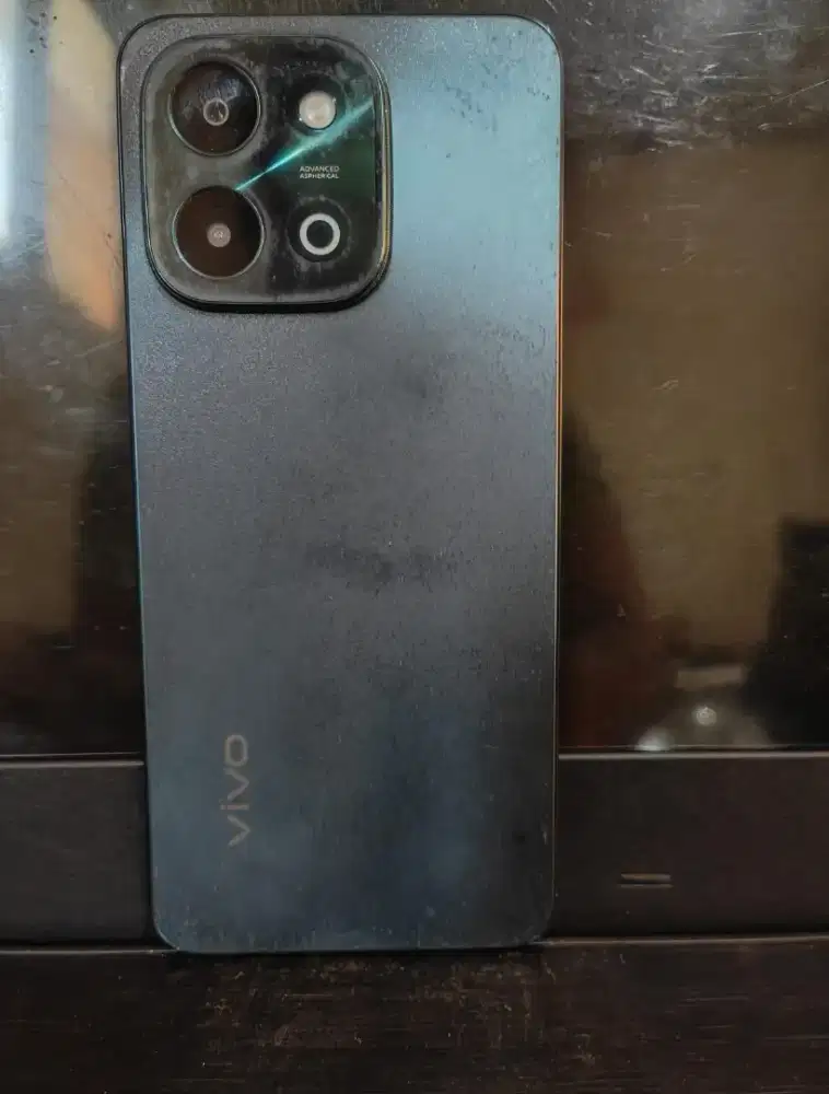 Vivo y28 8/128 + charger