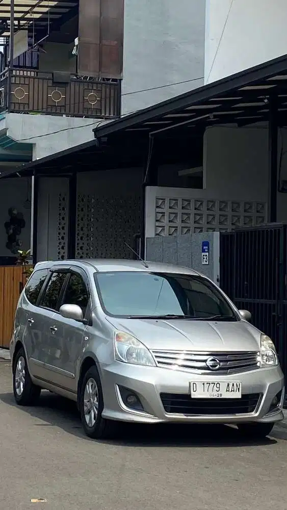 Nissan Grand livina 2013 Bensin
