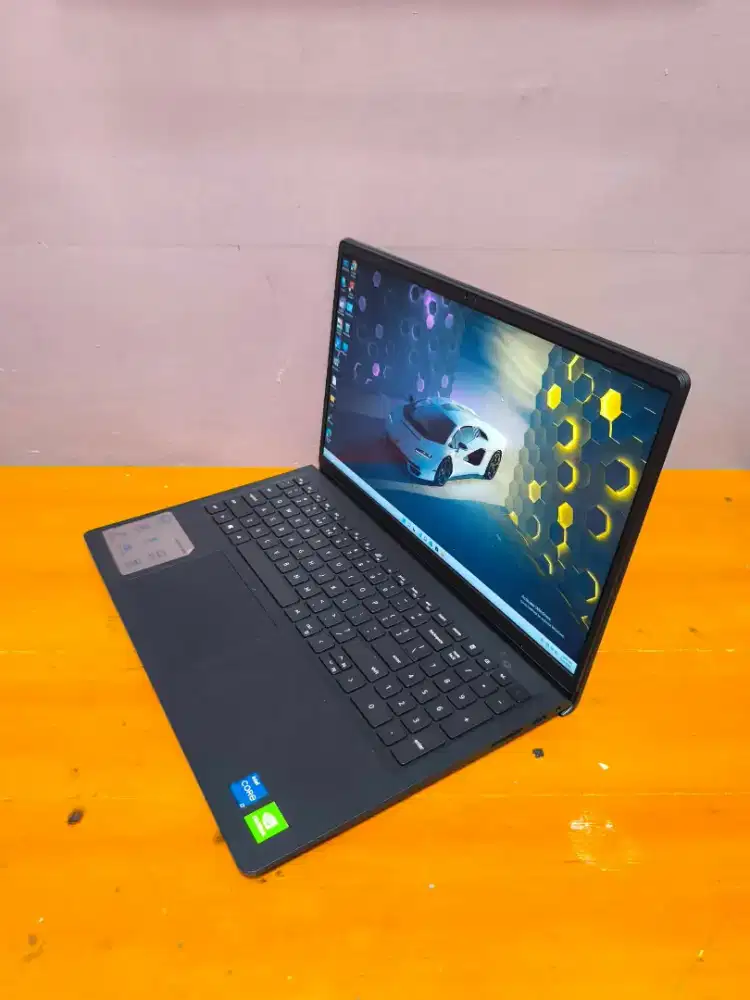 Laptop Dell Core i7 Gen 11 RAM 8GB SSD 512 VGA Nvidia MX350