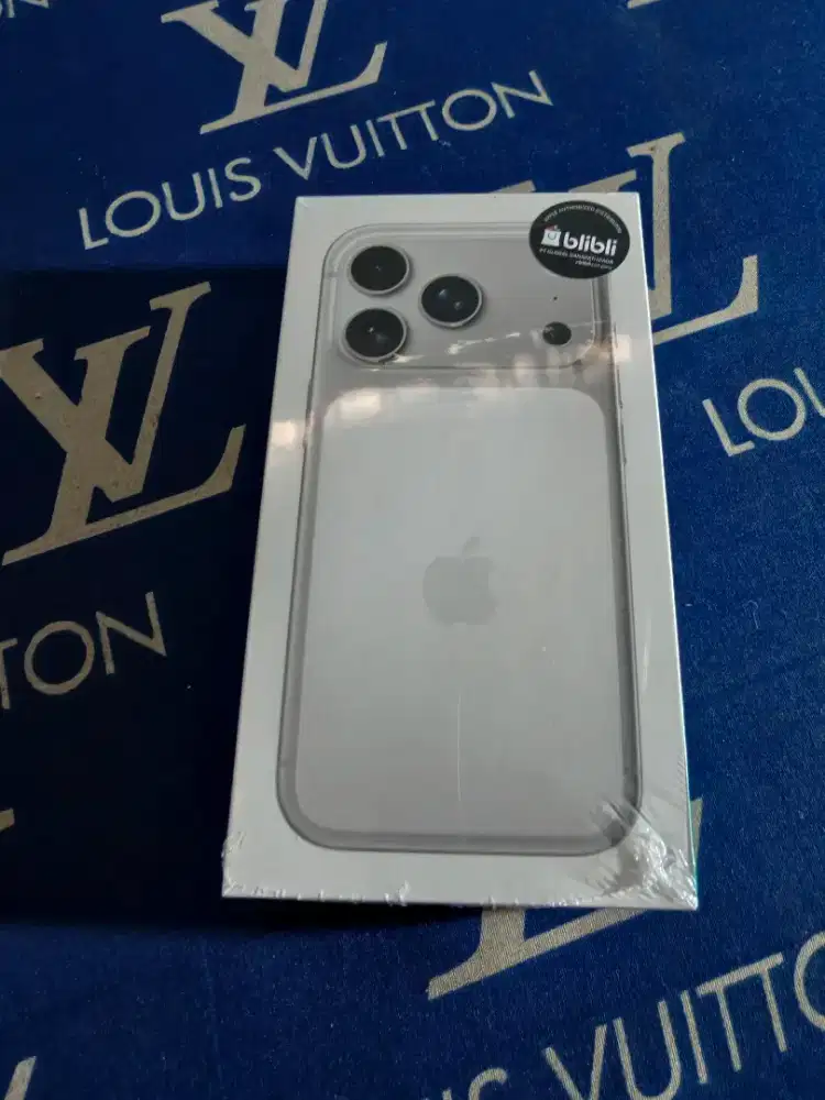 New iphone 17 pro 256 bnib