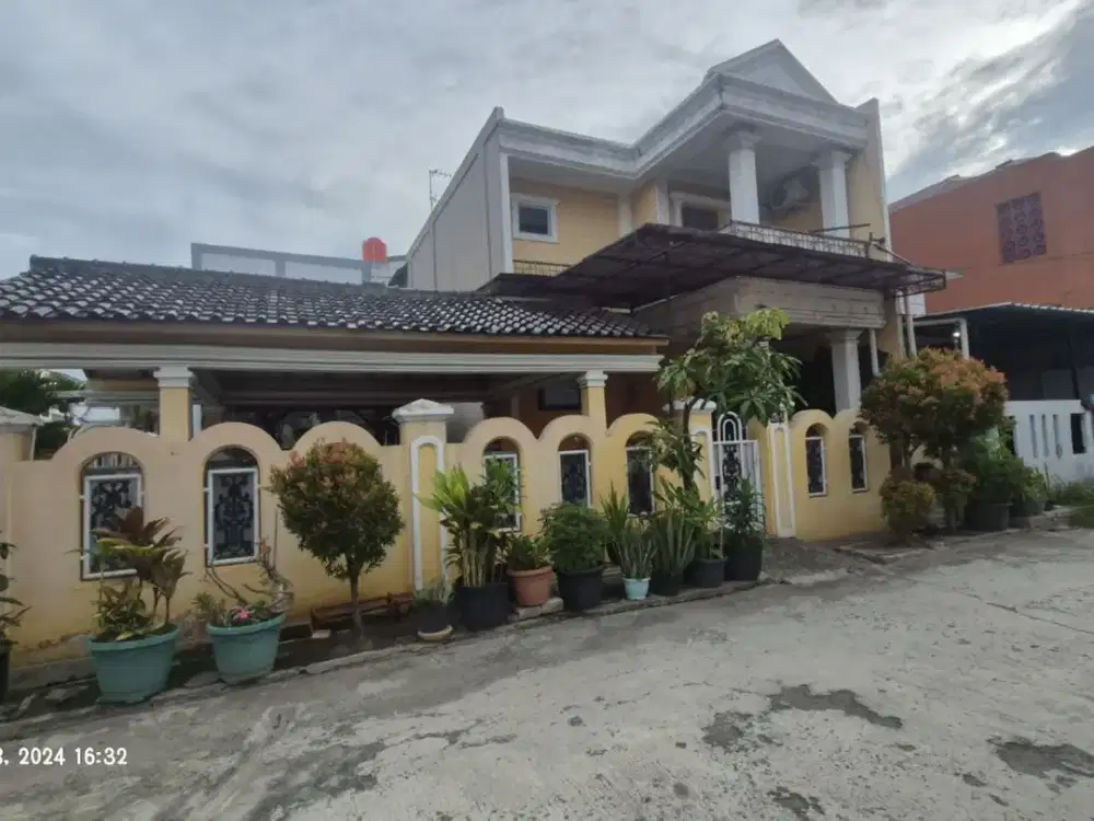 Dijual Rumah Hoek 2 Lantai di Harapan Indah