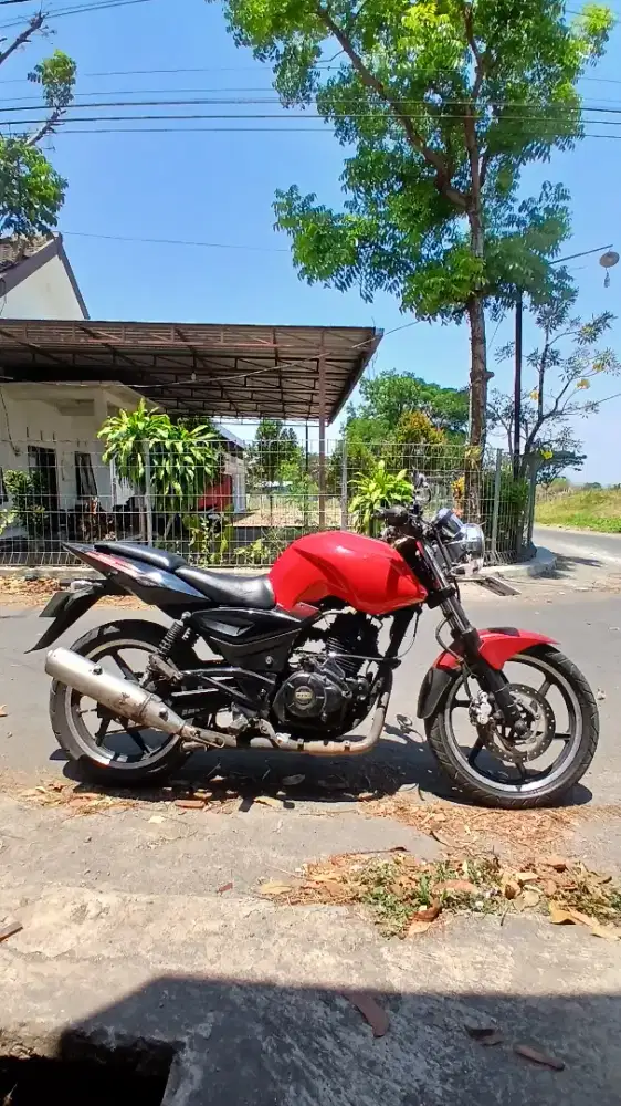 Bajaj Pulsar 180cc Ug4