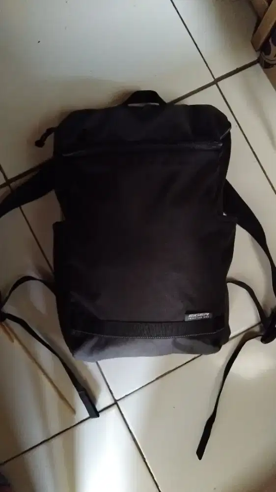 Eiger Roadway 12L Backpack Hitam Mulus