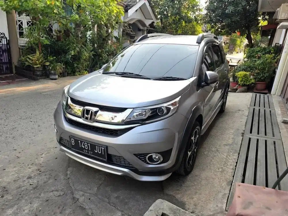 Honda BR-V BRV Prestige CVT Matic AT Tahun 2016 Silver , 2018