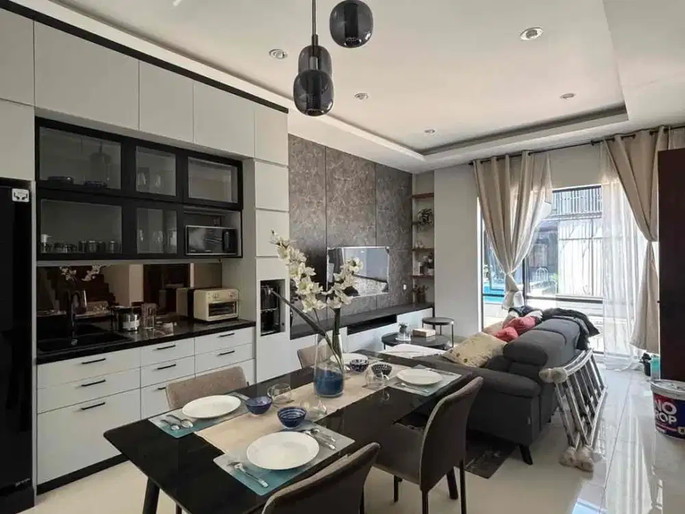 Dijual Rumah Baru Furnished di Setraduta Bandung