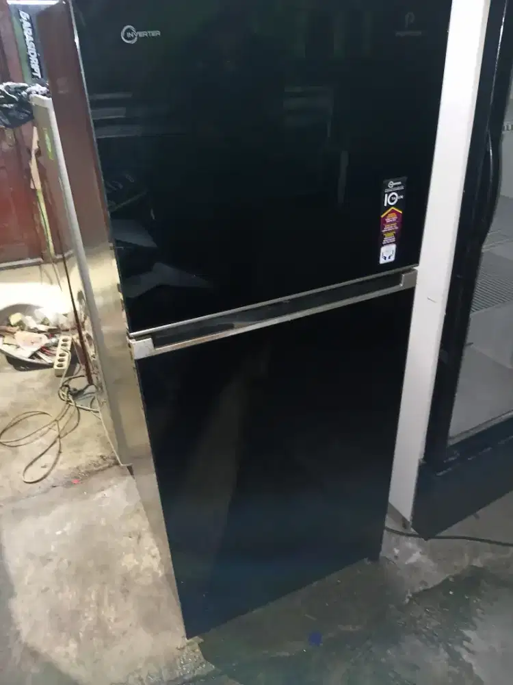 Kulkas polytron mulus no minus 2 pintu