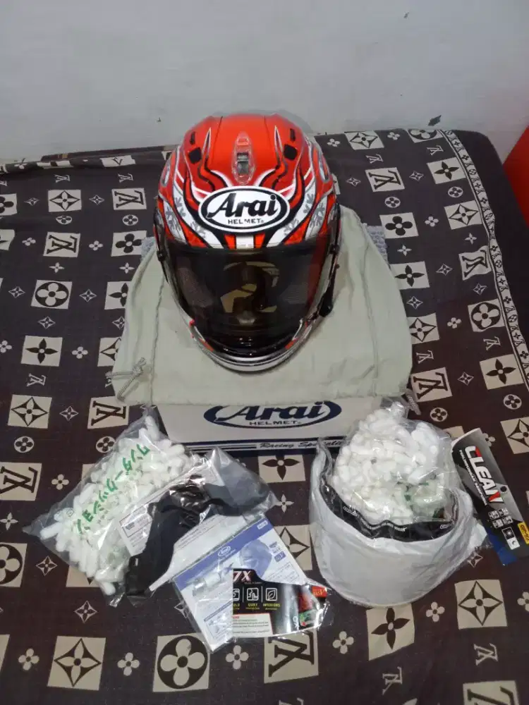 Jual helem Arai rx7 haga
