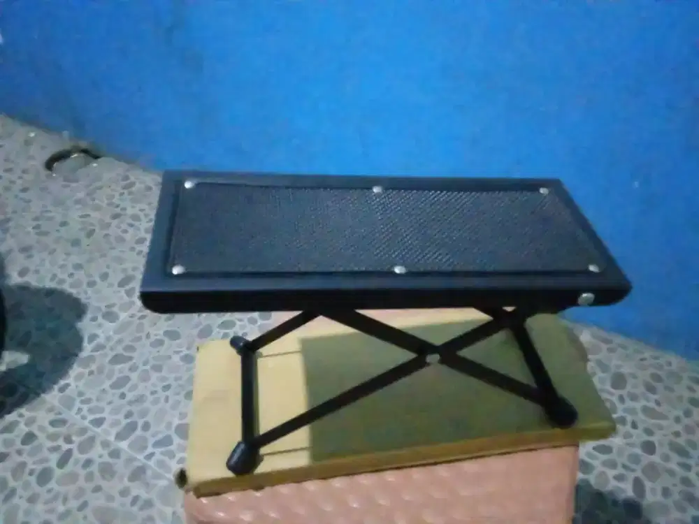 Foot Stool Gitar nylon