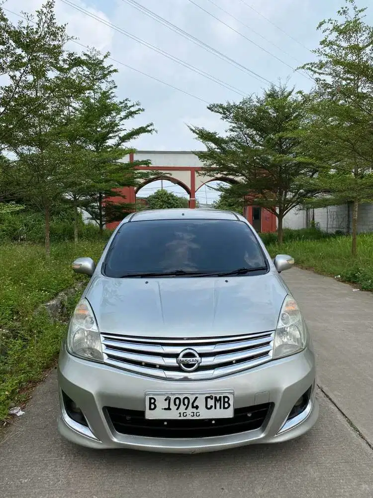 Nissan Grand livina 2012 Bensin