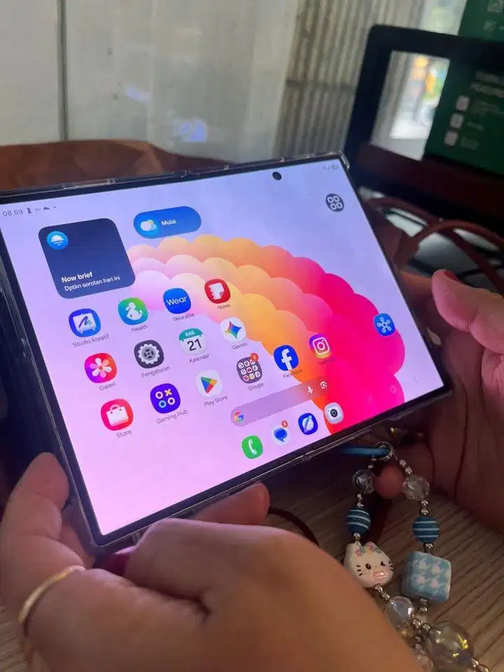 Samsung Z fold8 white