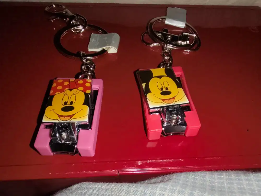 Gunting kuku karakter Disney