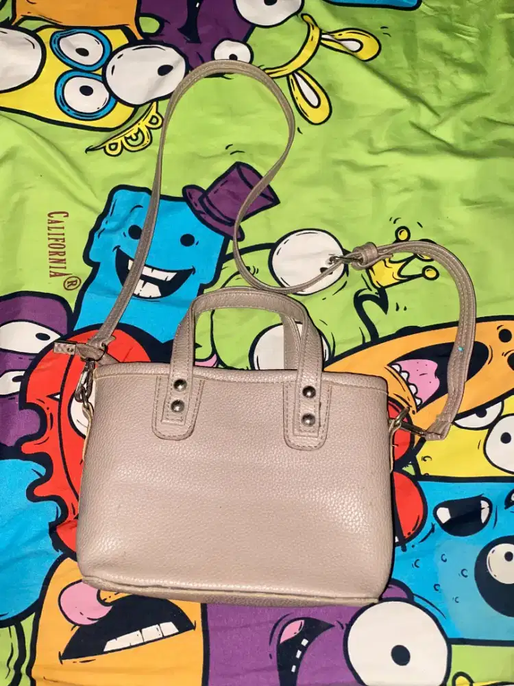 tas selempang wanita