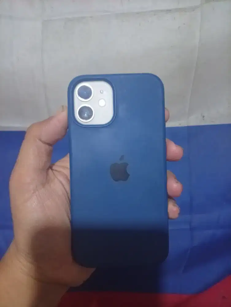 Apple iPhone 12 minu