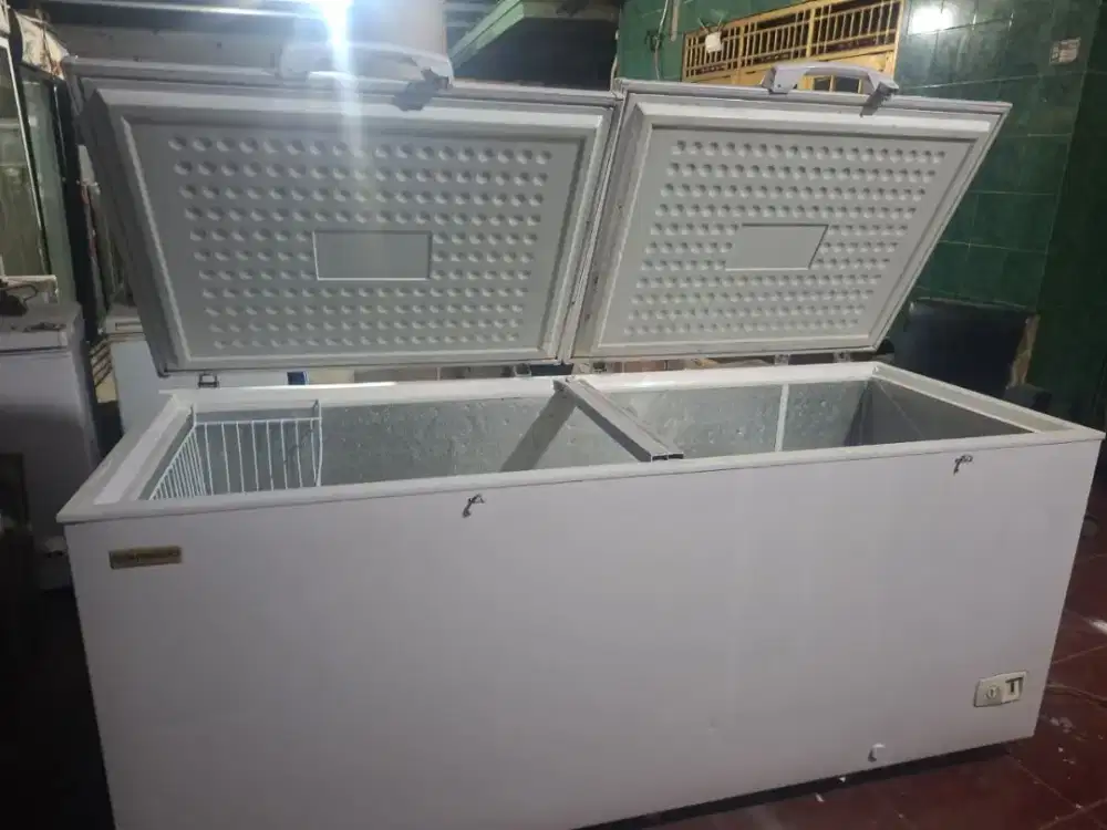 DIJUAL CEPAT FREEZER BOX SANSIO 700L