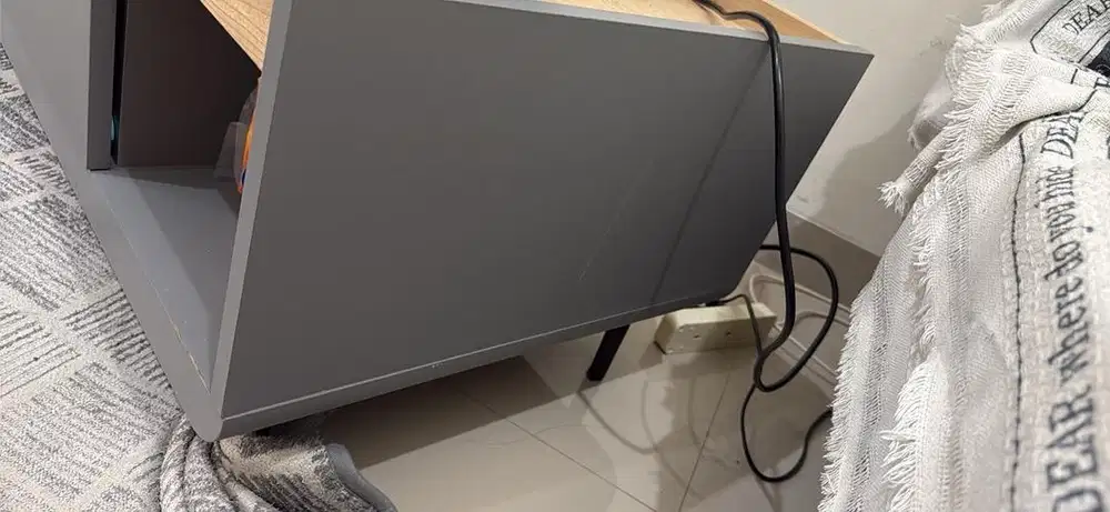 Meja ruang tamu