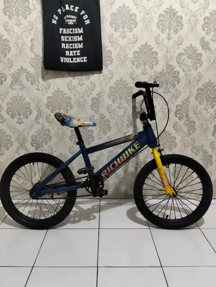 Sepeda BMX anak ukuran 18 untuk usia 5 sampai 8 tahun