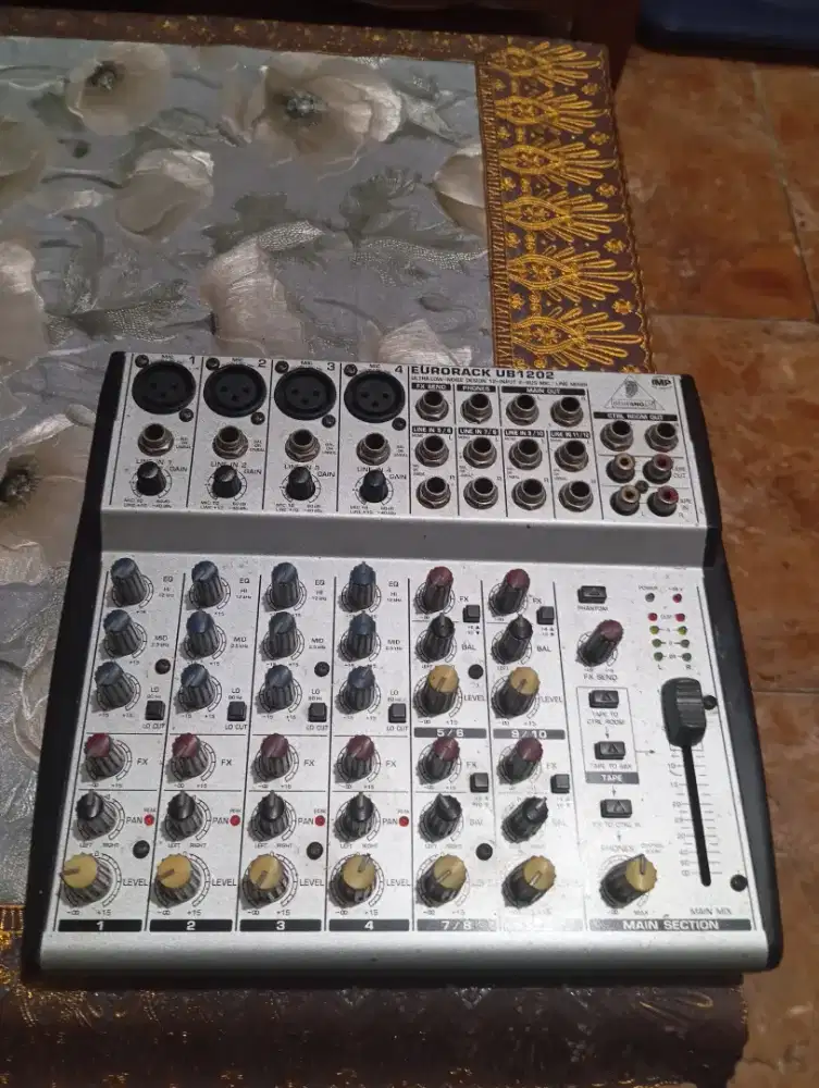 Mixer behringer eurorack ub 1202