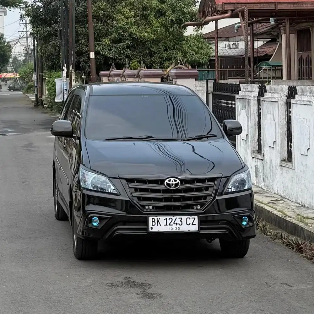 Toyota Innova G 2.5 Manual D 2015